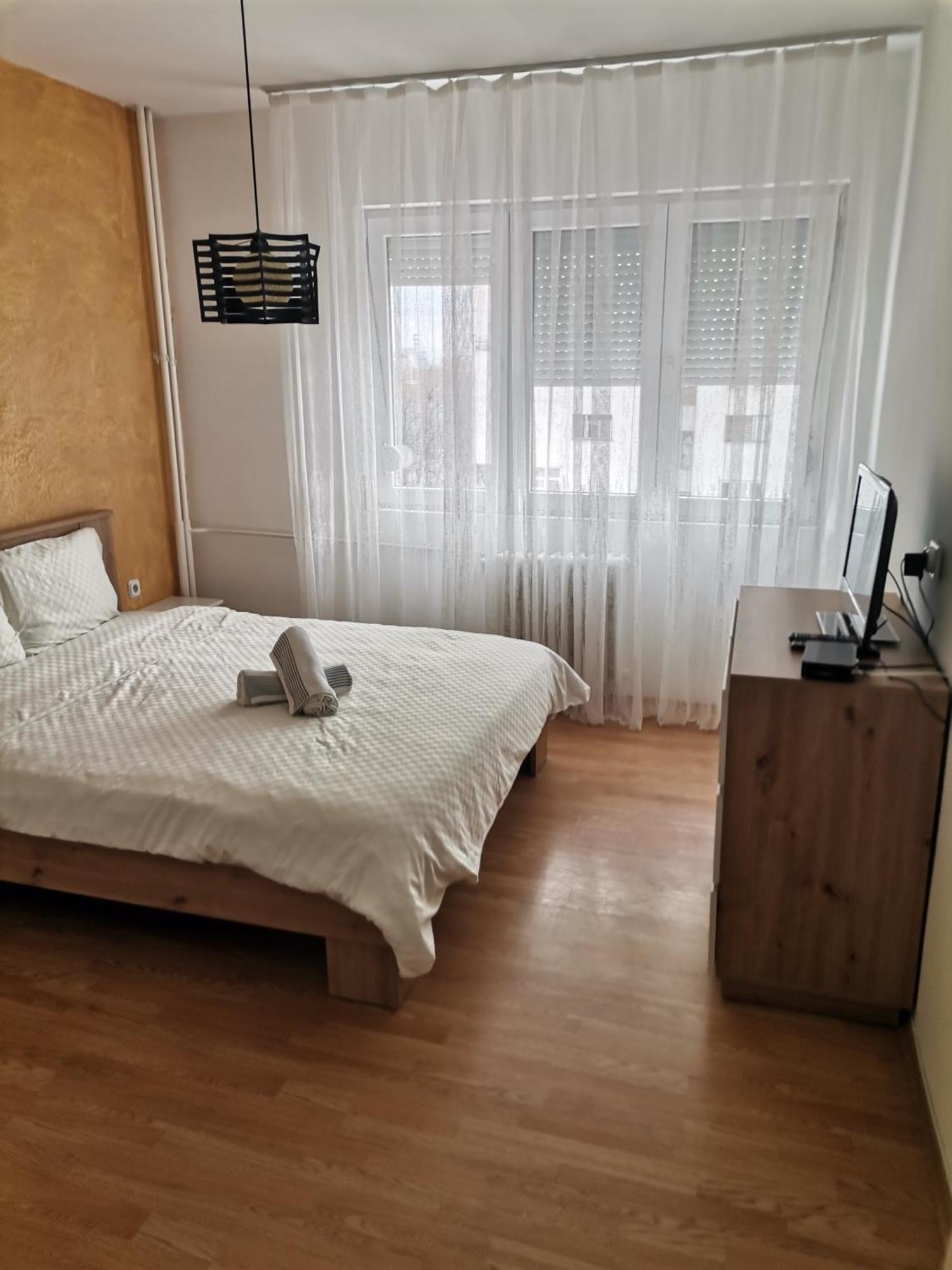 Calla 5 Apartment - Main Square, In The City Shopping Center - Parking Slot With Security And Video Camera Üsküp Dış mekan fotoğraf