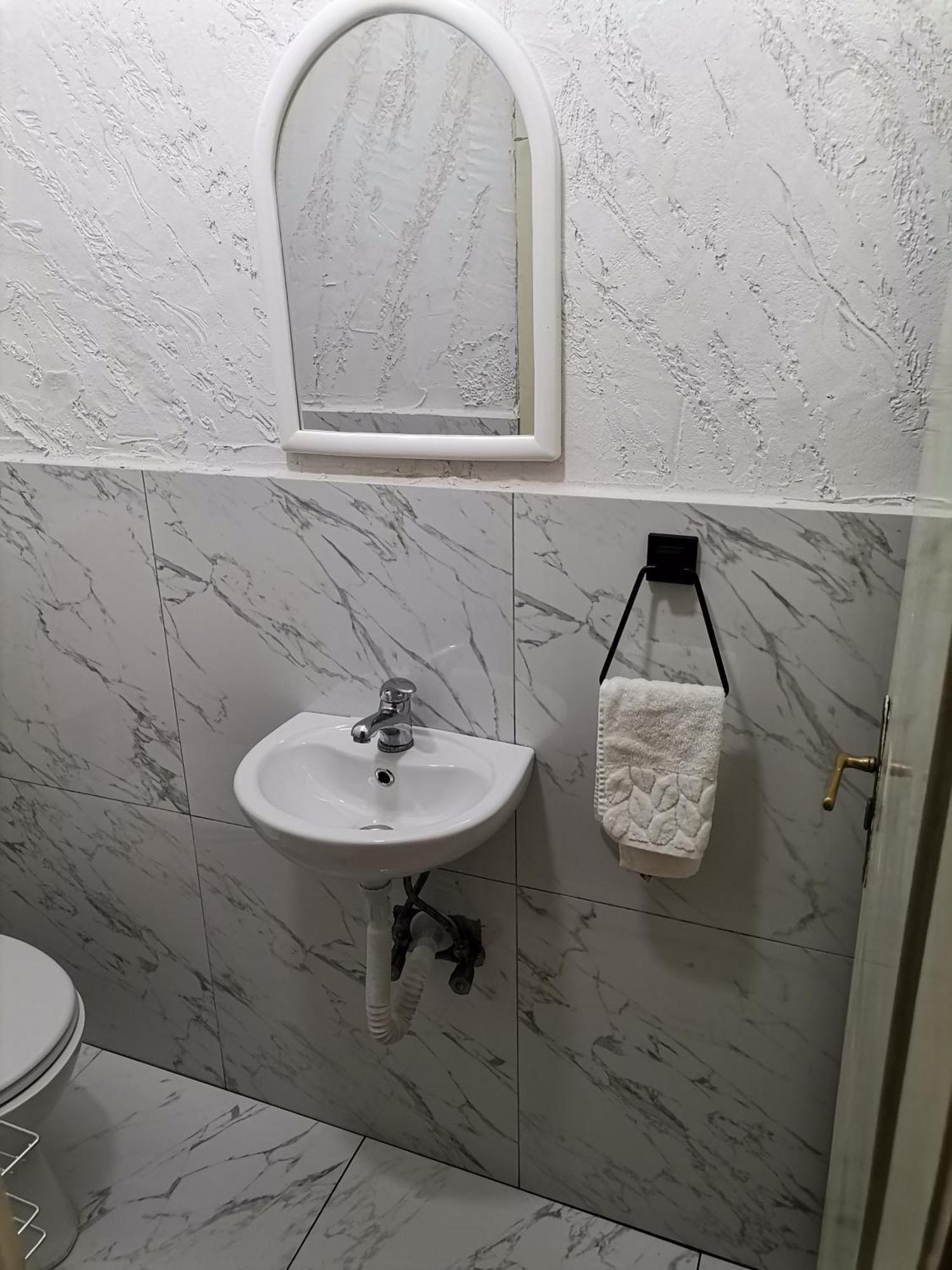 Calla 5 Apartment - Main Square, In The City Shopping Center - Parking Slot With Security And Video Camera Üsküp Dış mekan fotoğraf
